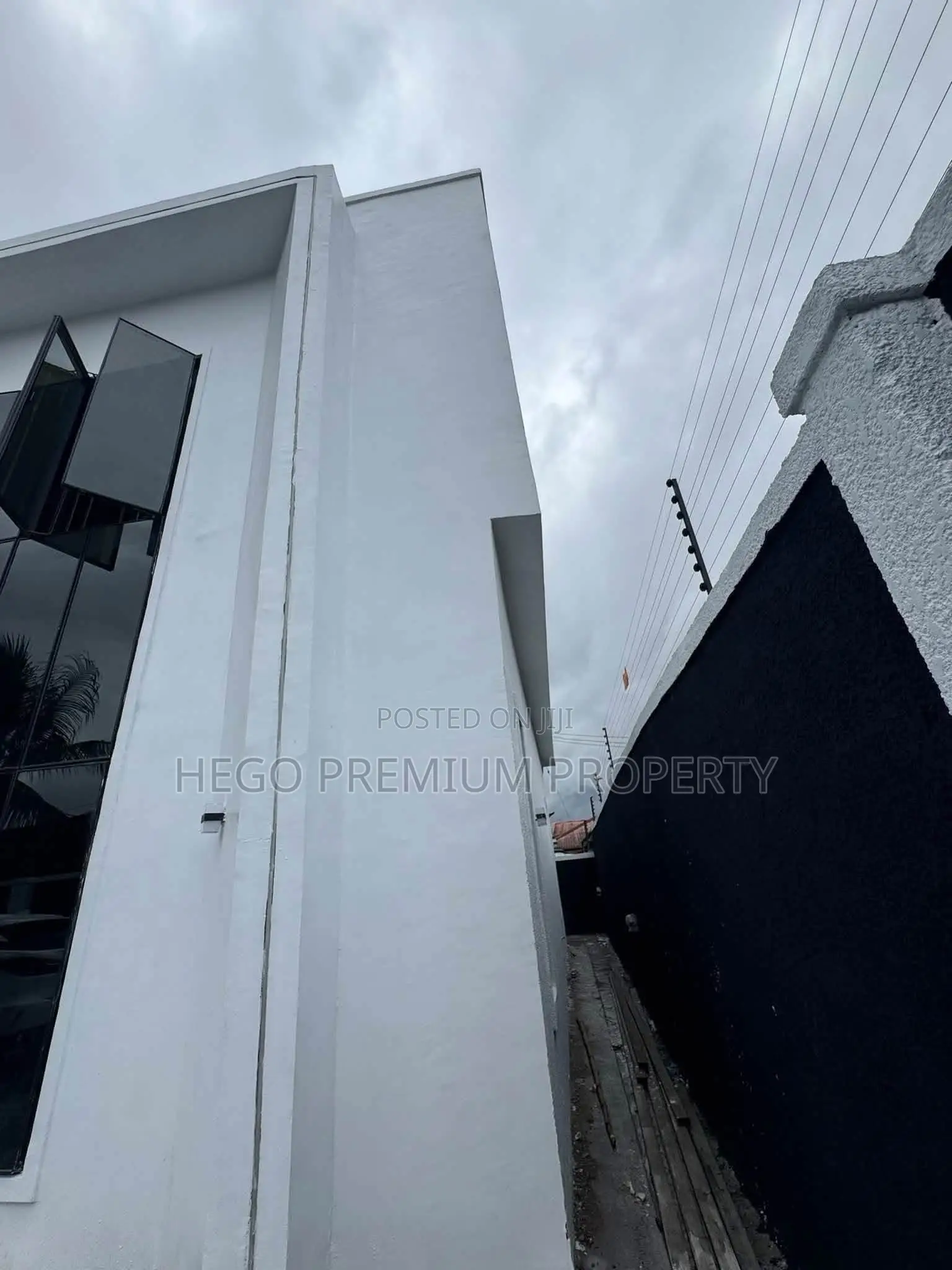 4bdrm Duplex in Gra Phase Ii for sale