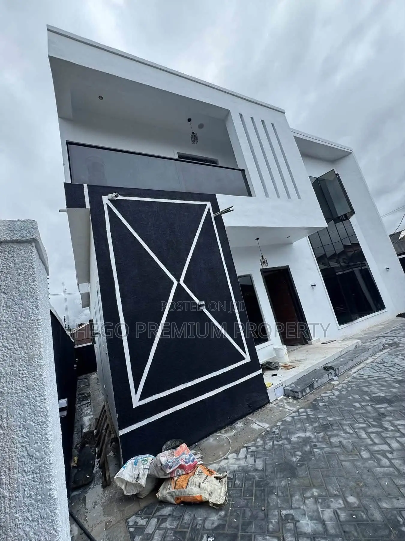 4bdrm Duplex in Gra Phase Ii for sale