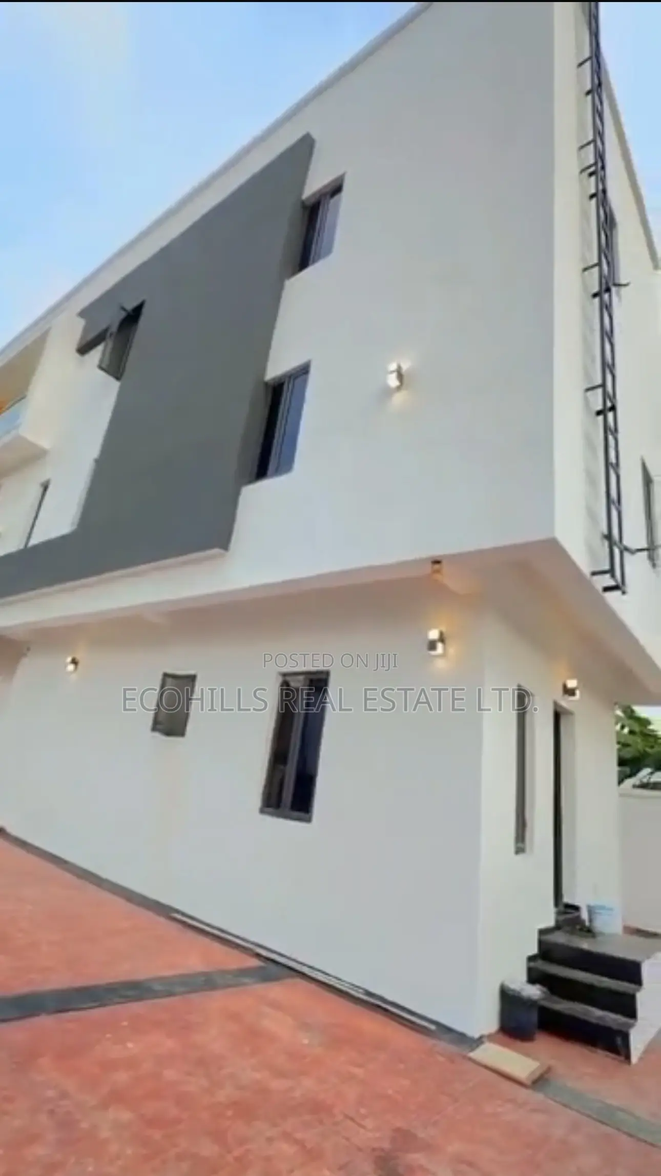 5bdrm Duplex in Mini Estate, Guzape District for sale