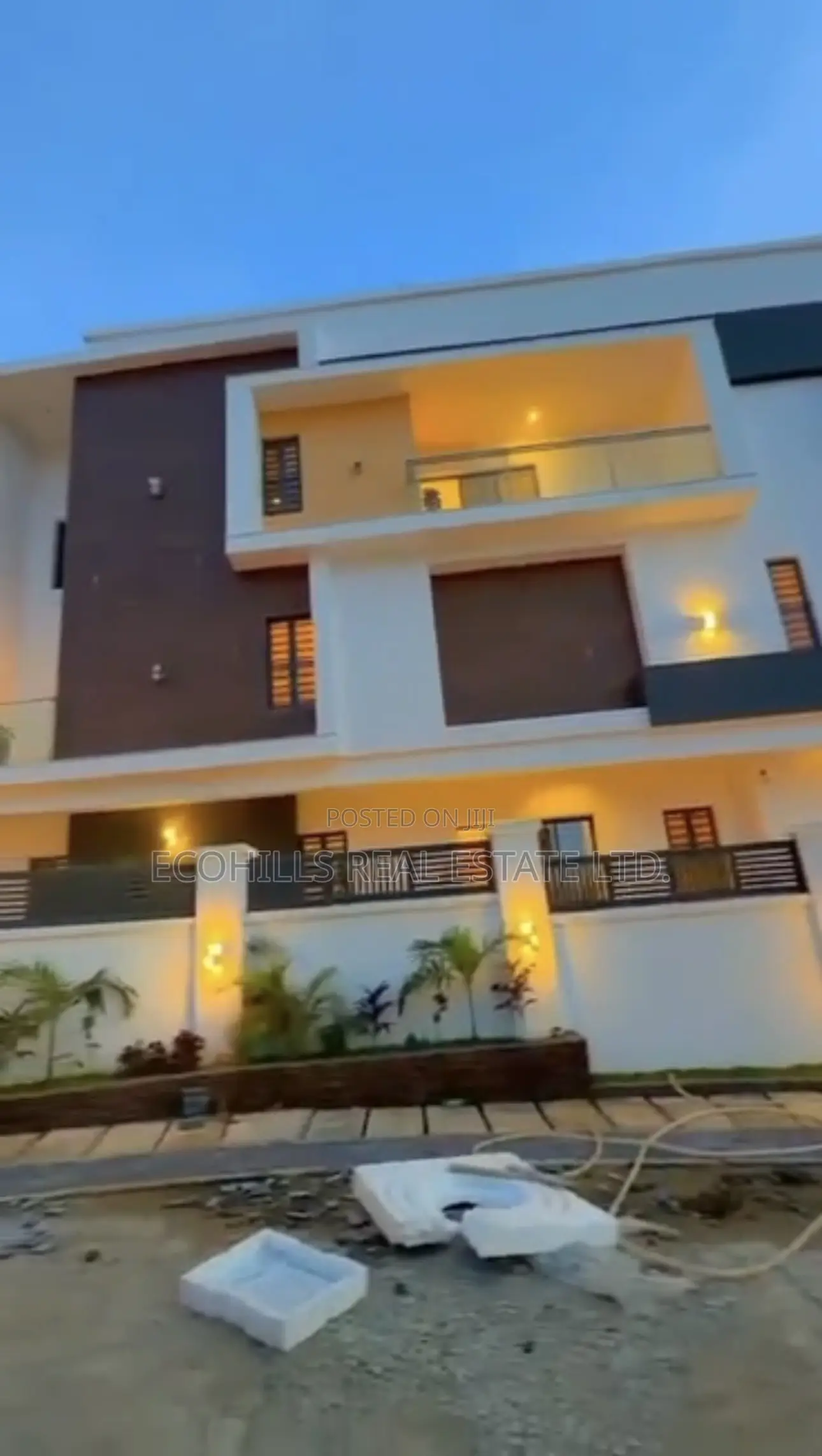 5bdrm Duplex in Mini Estate, Guzape District for sale