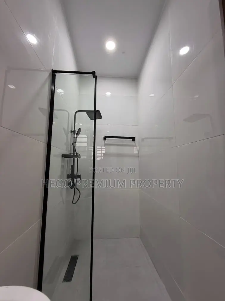 4bdrm Duplex in Gra Phase Ii for sale