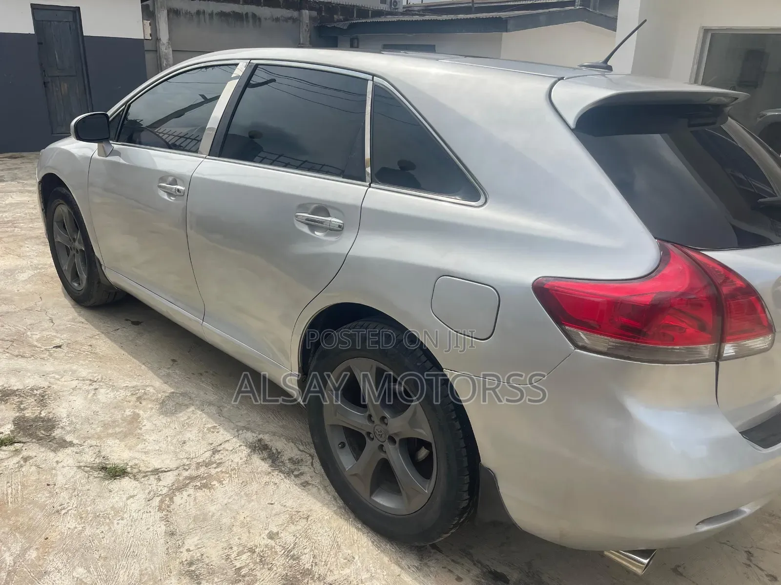 Toyota Venza XLE 2010 Silver