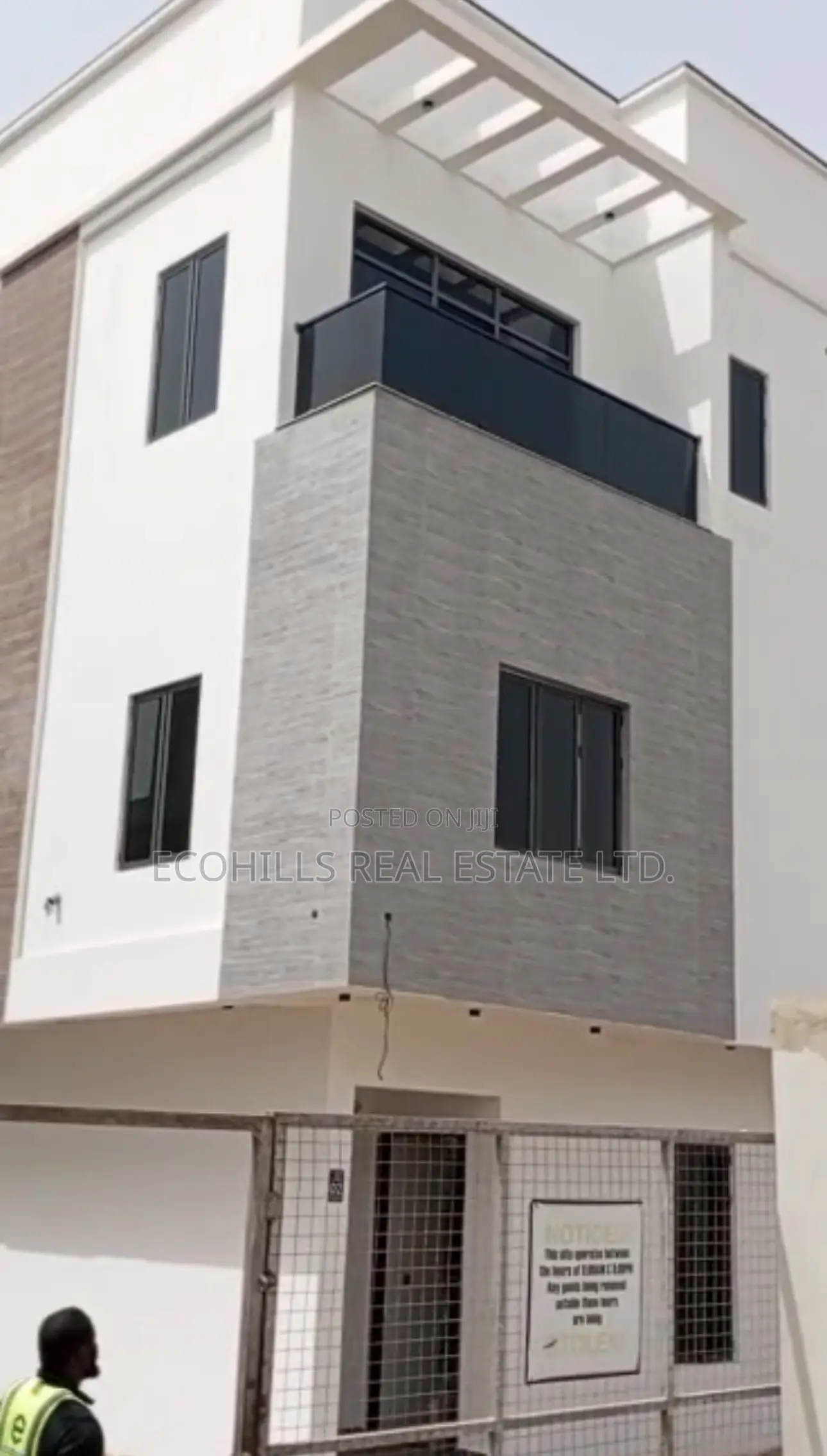 5bdrm Duplex in Mini Estate, Guzape District for sale