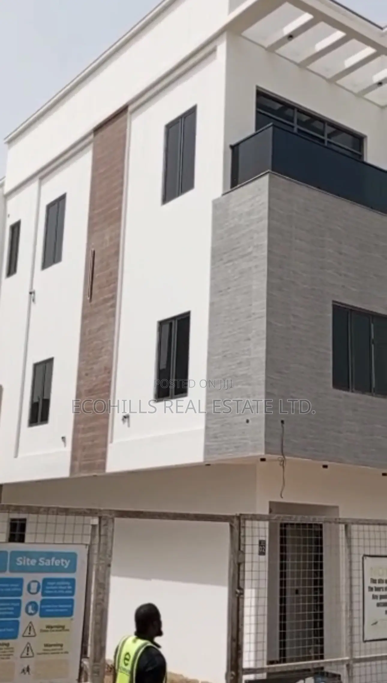 5bdrm Duplex in Mini Estate, Guzape District for sale