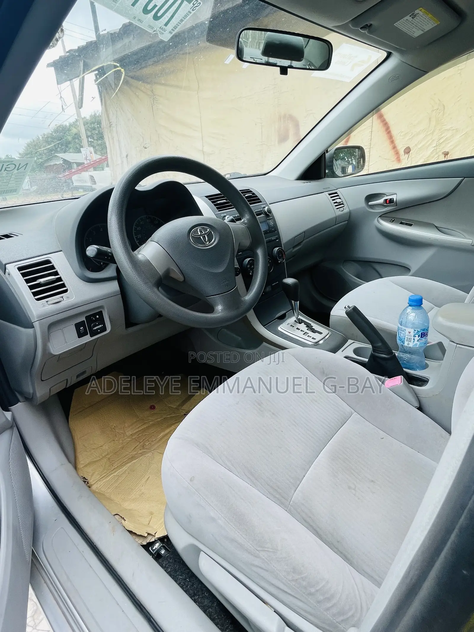 Toyota Corolla 2010 Silver