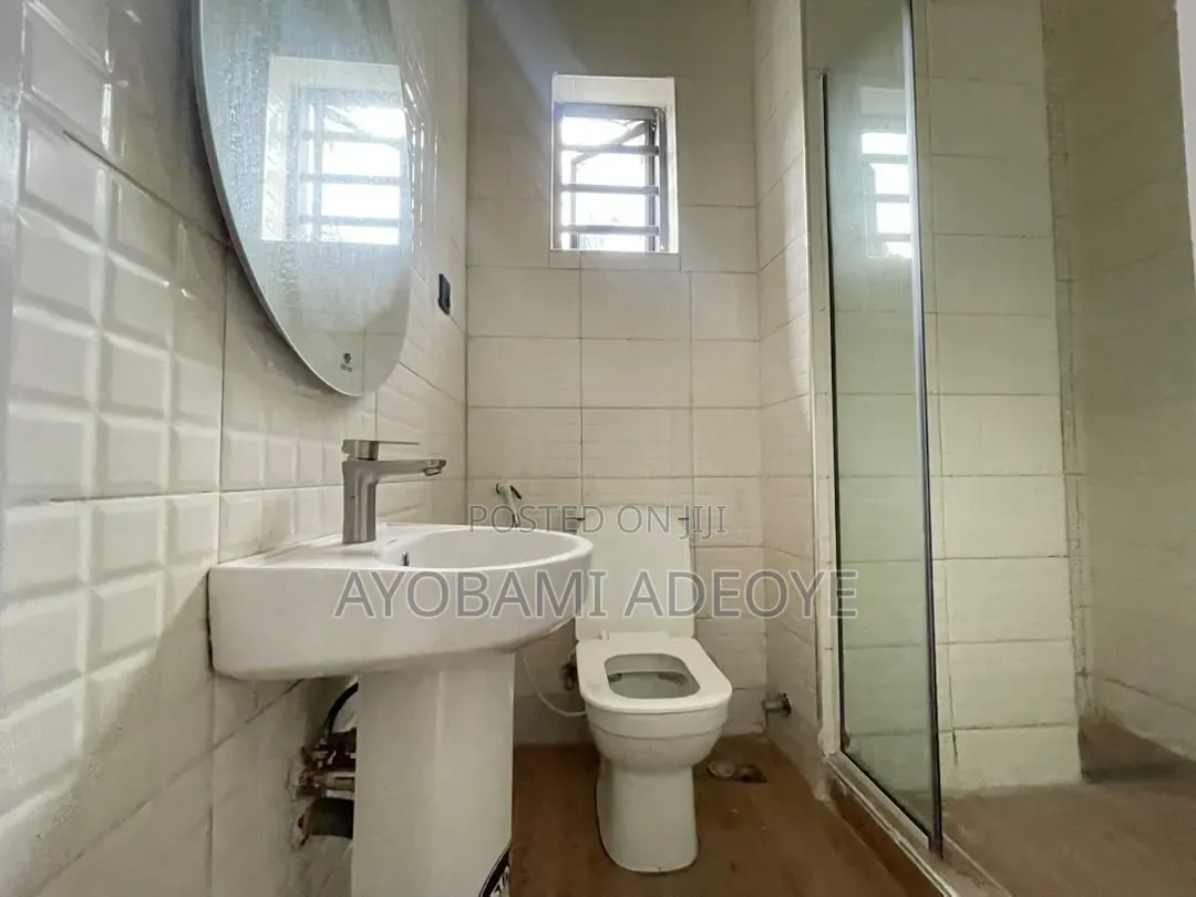 3bdrm Apartment in Ikeja GRA for sale