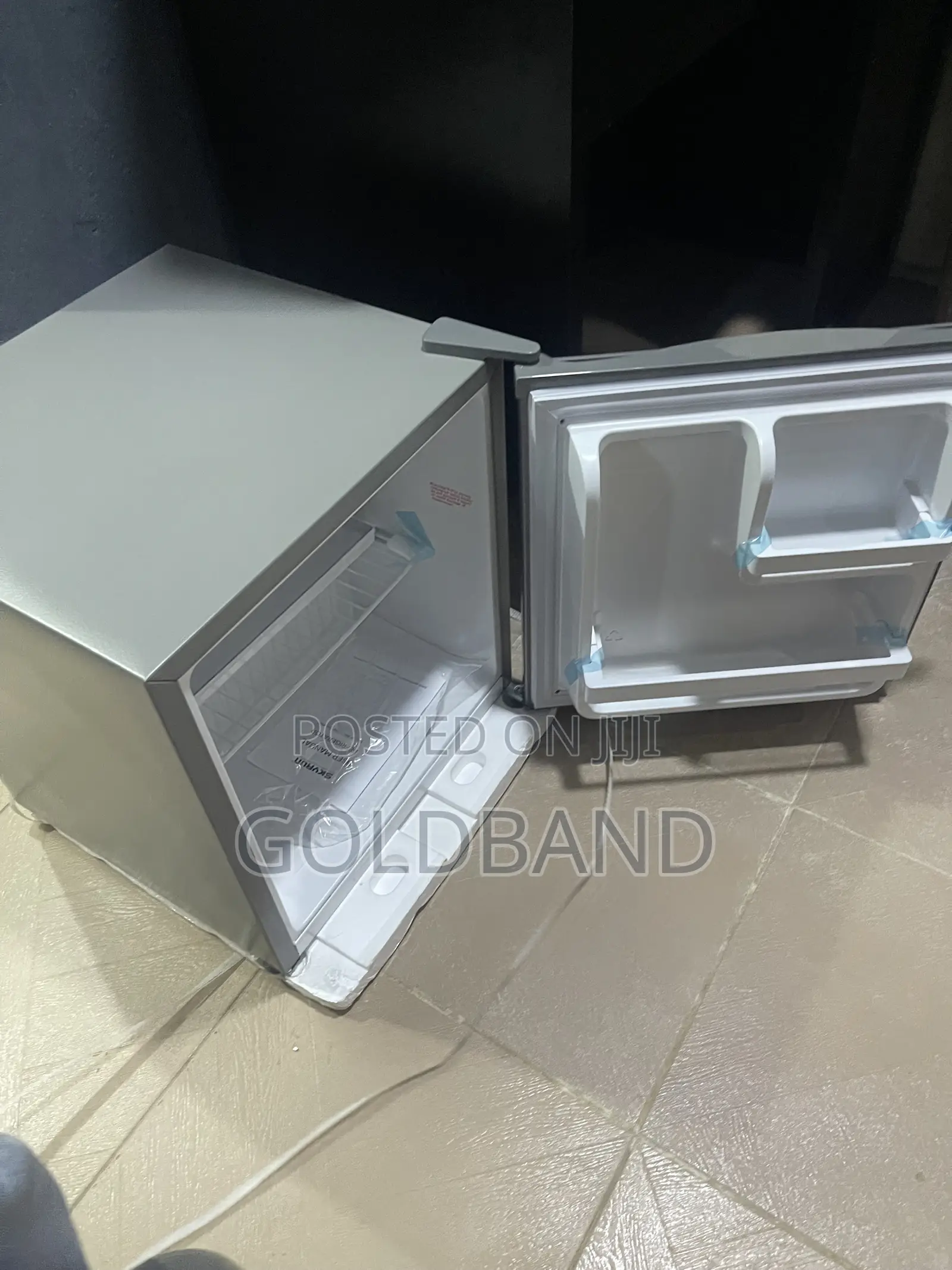 Skyrun BCD-50HW 50L Sleek Mini Cooling Fridge