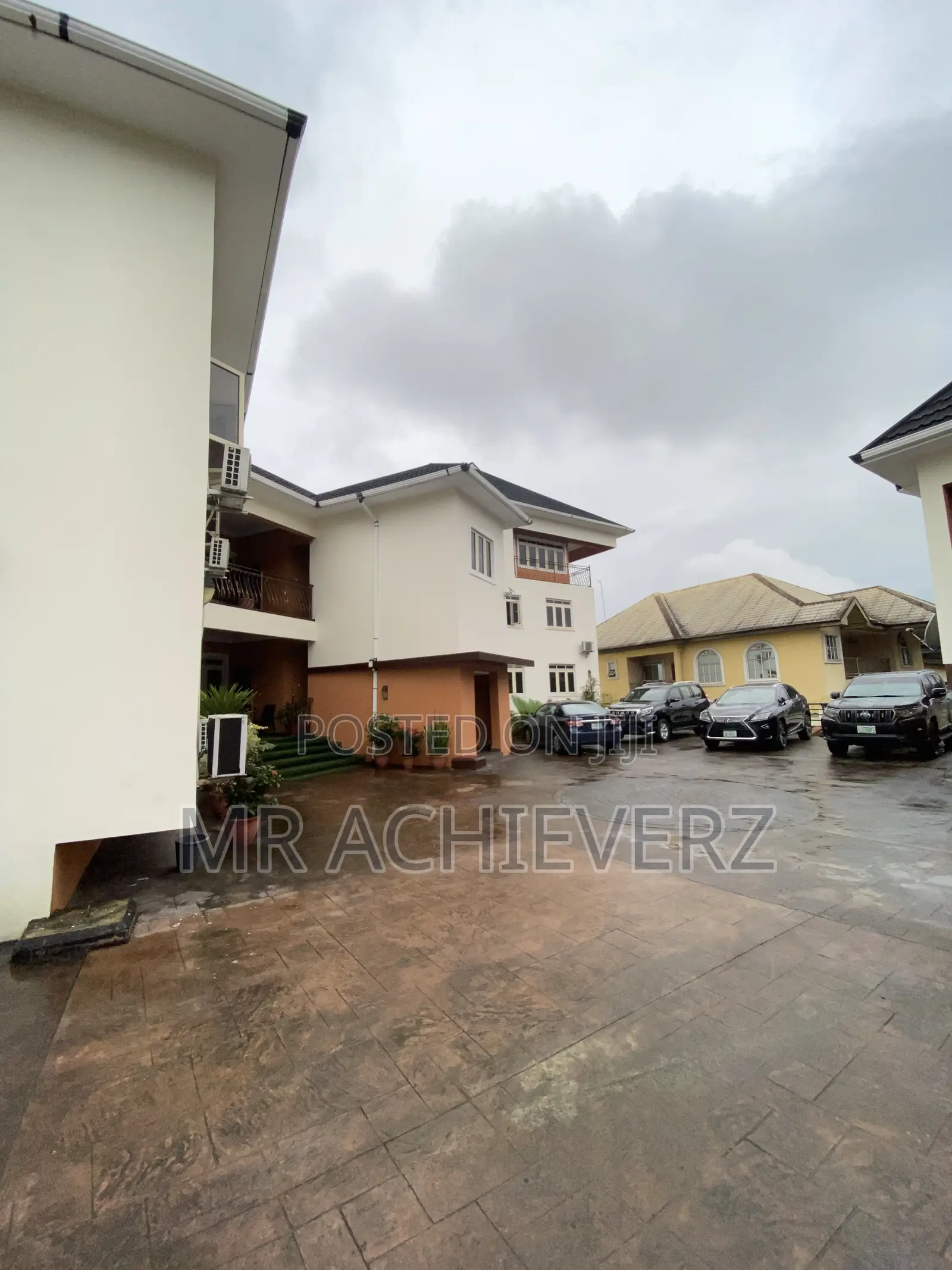 4bdrm Block of Flats in Old Gra, Obio-Akpor for rent