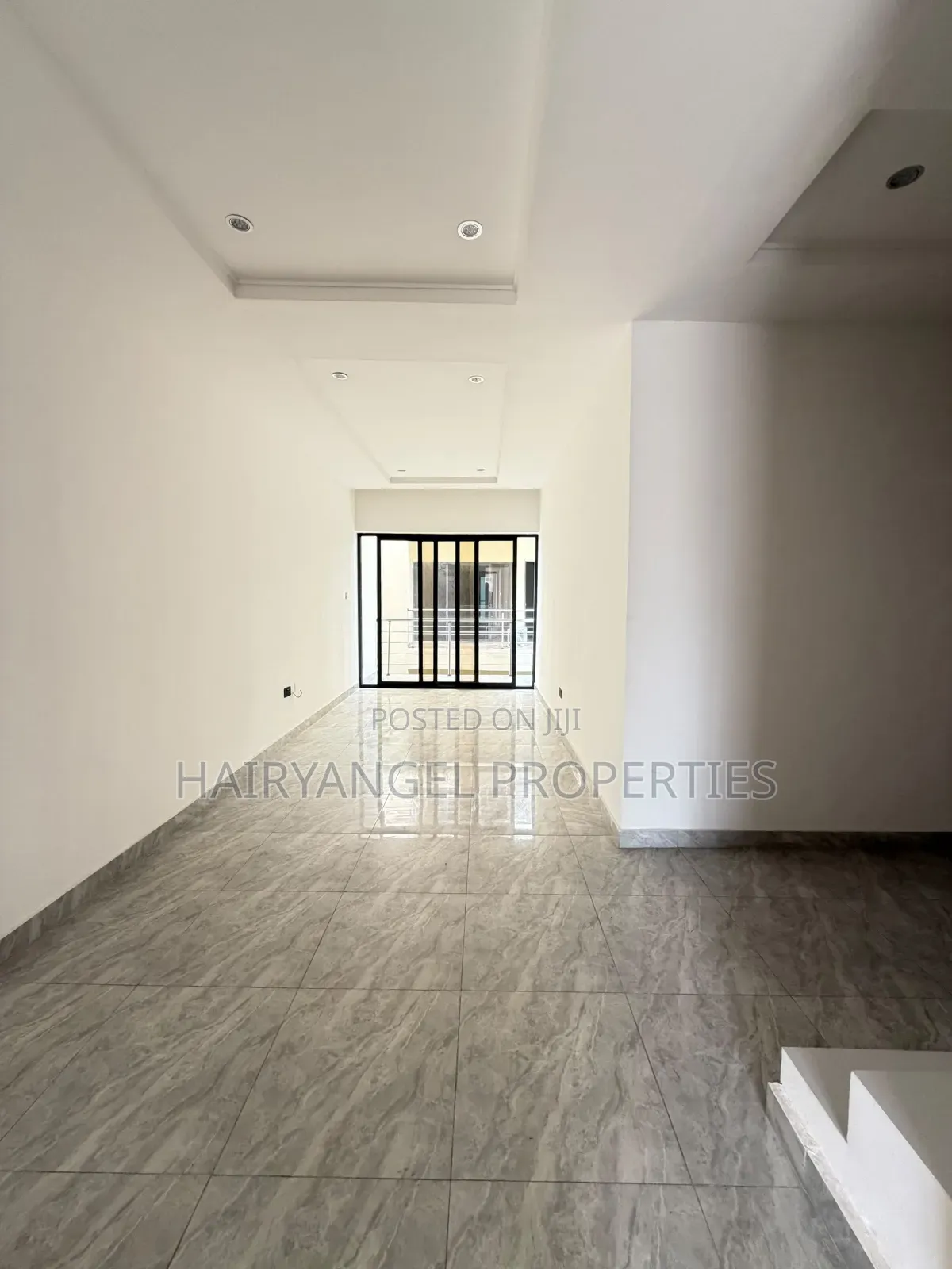 4bdrm Duplex in Lagos Island / Lagos Island for sale