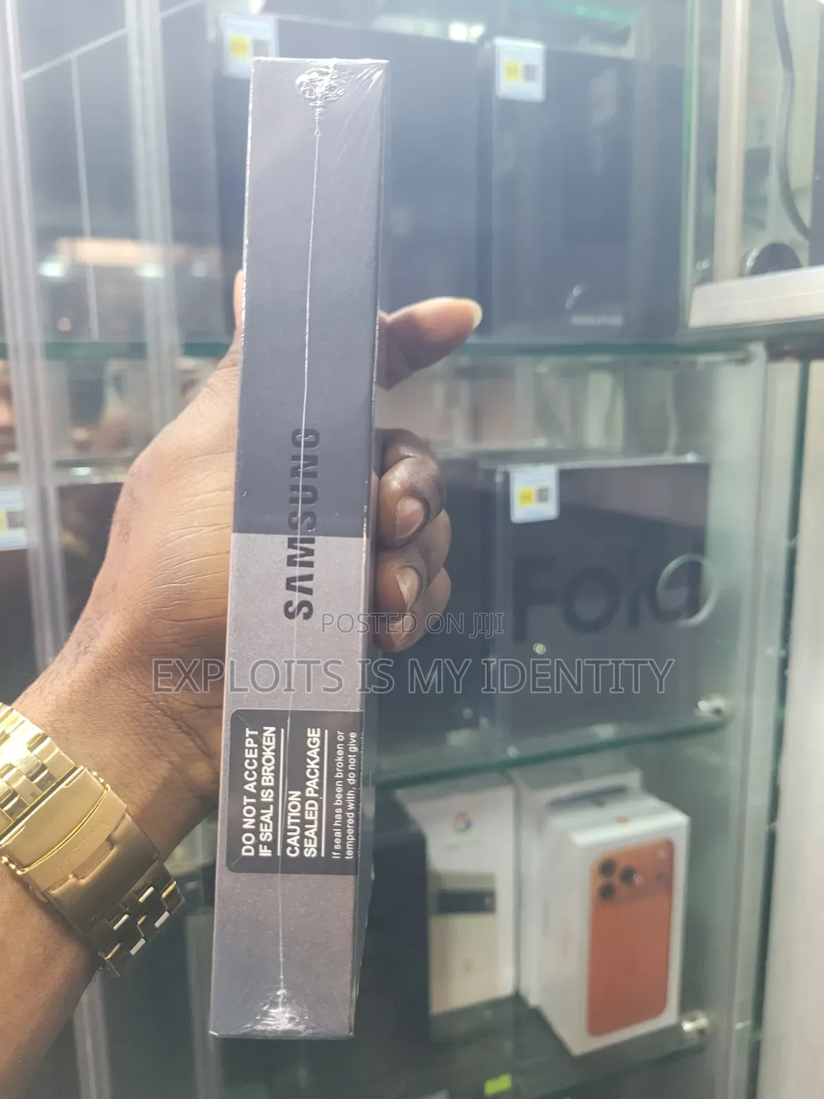 New Samsung Galaxy Z Flip 3 256 GB Gold