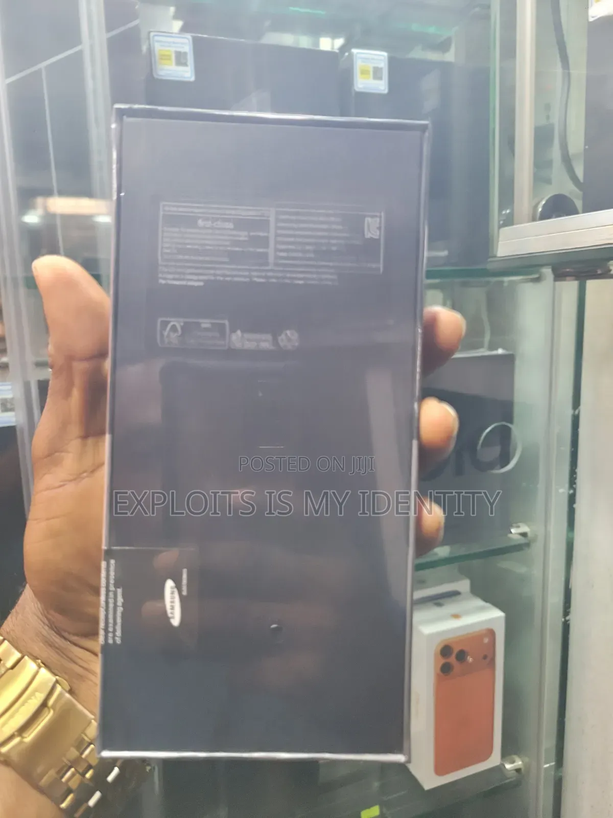 New Samsung Galaxy Z Flip 3 256 GB Gold