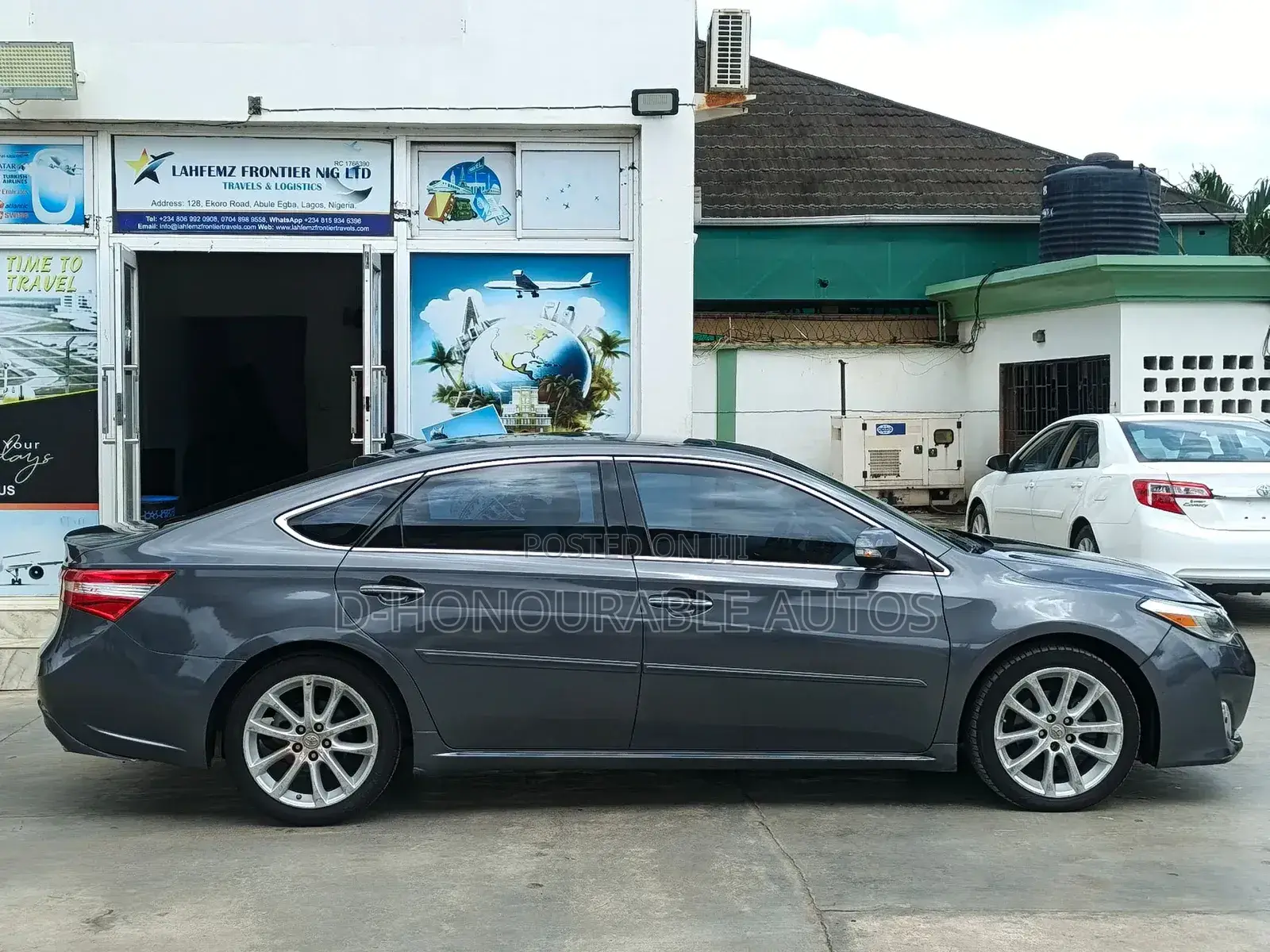 Toyota Avalon Limited 4dr Sedan (3.5L 6cyl 6A) 2015 Silver