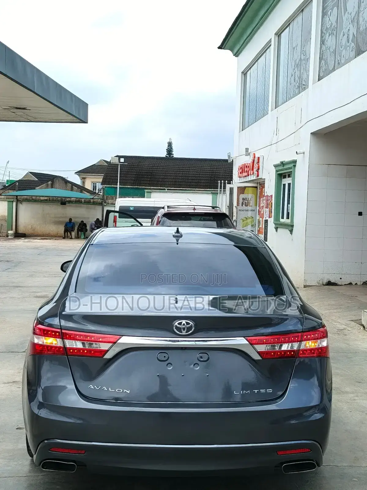 Toyota Avalon Limited 4dr Sedan (3.5L 6cyl 6A) 2015 Silver