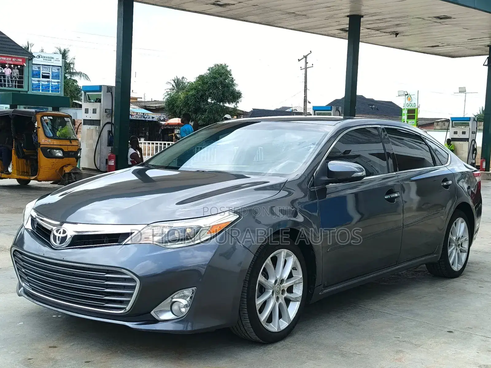Toyota Avalon Limited 4dr Sedan (3.5L 6cyl 6A) 2015 Silver
