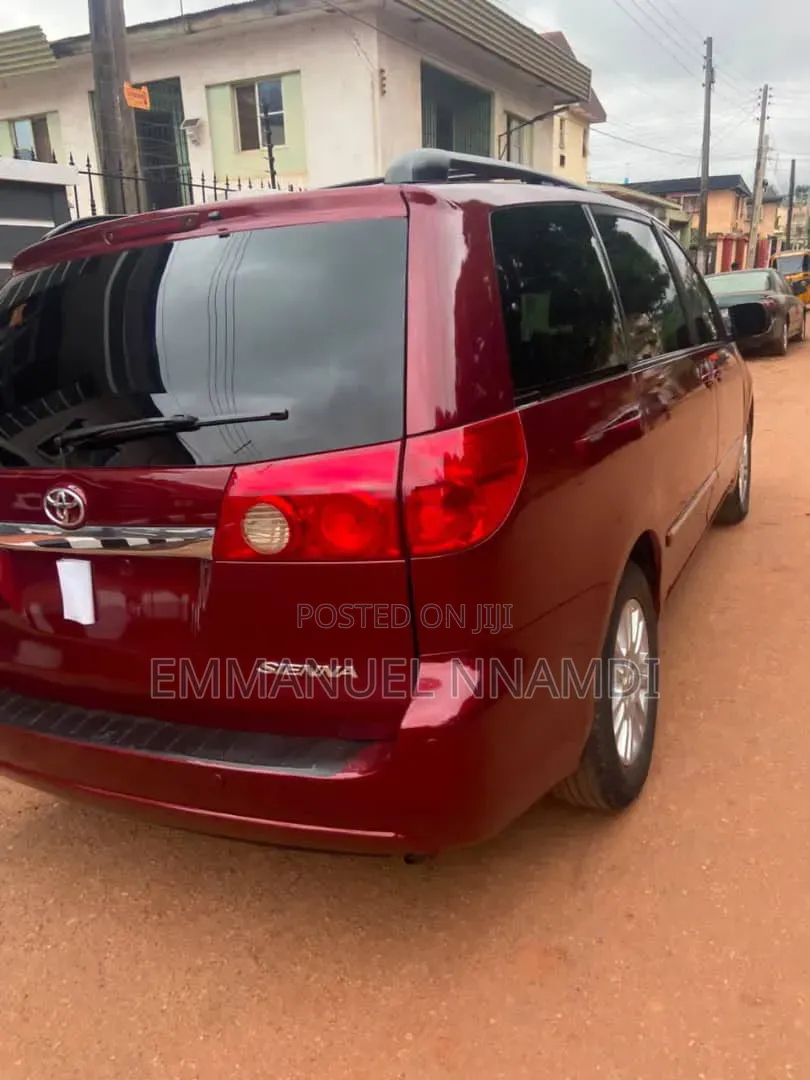 Toyota Sienna XLE 2007 Red