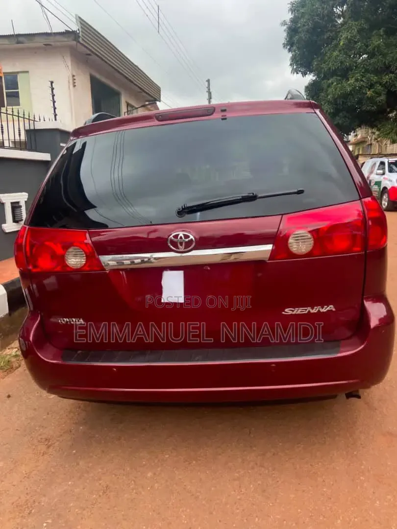 Toyota Sienna XLE 2007 Red
