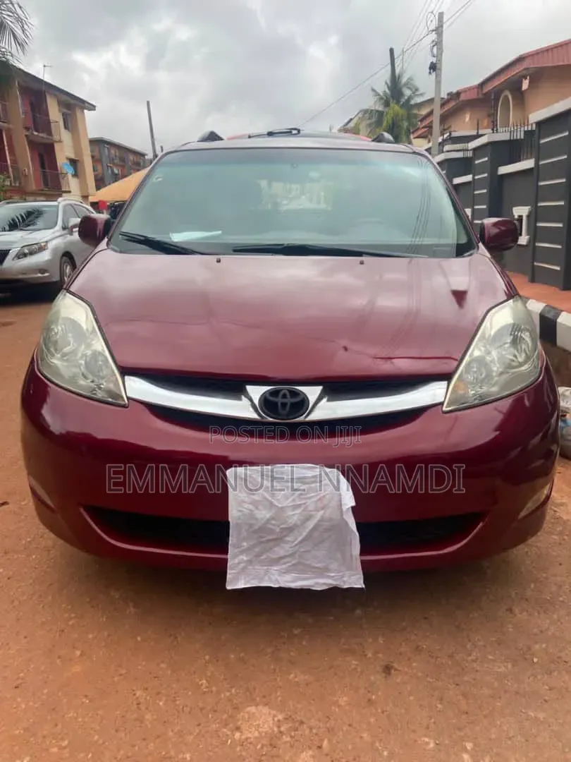 Toyota Sienna XLE 2007 Red