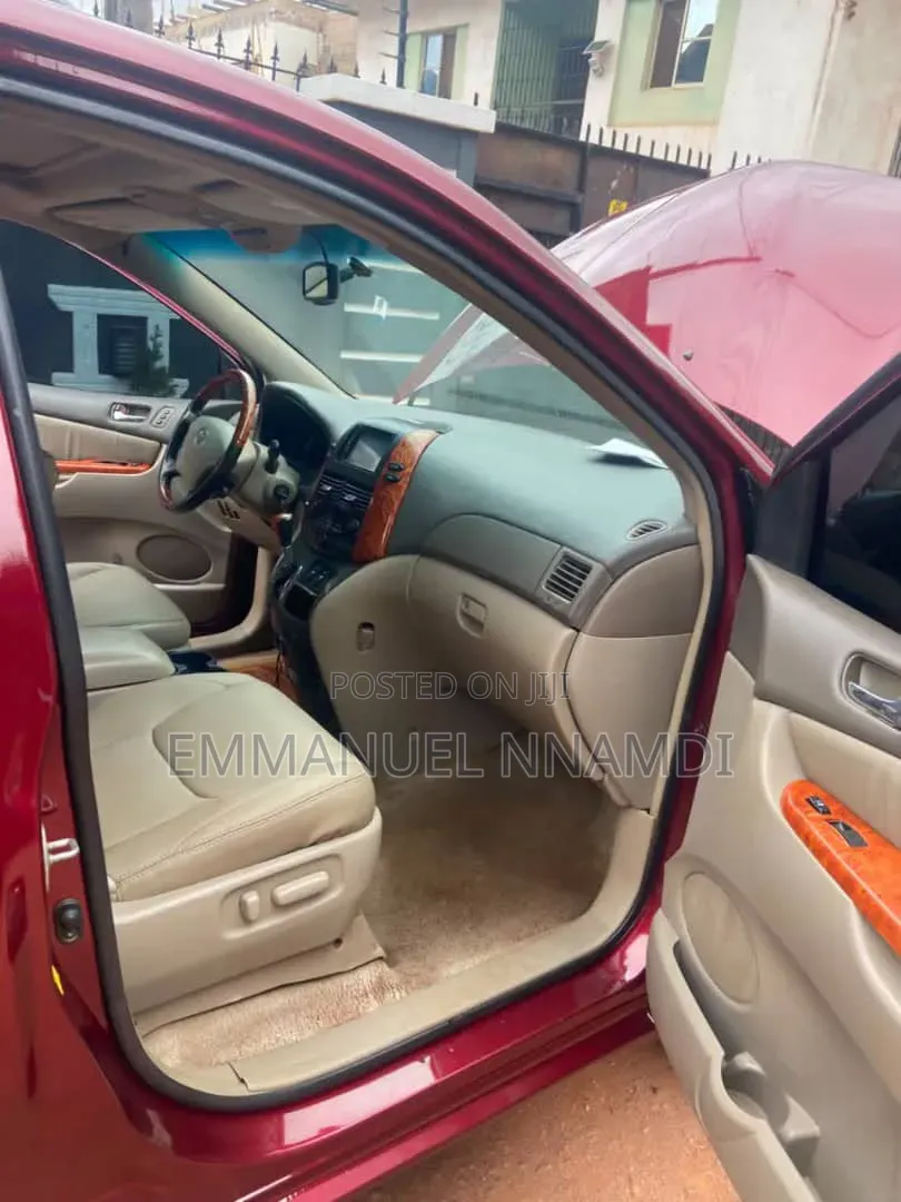 Toyota Sienna XLE 2007 Red