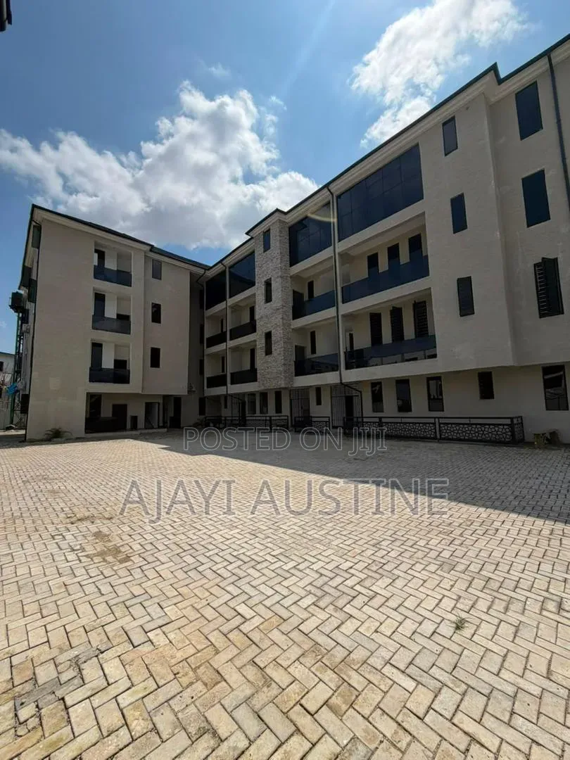 3bdrm Apartment in Jahi, Abuja for sale