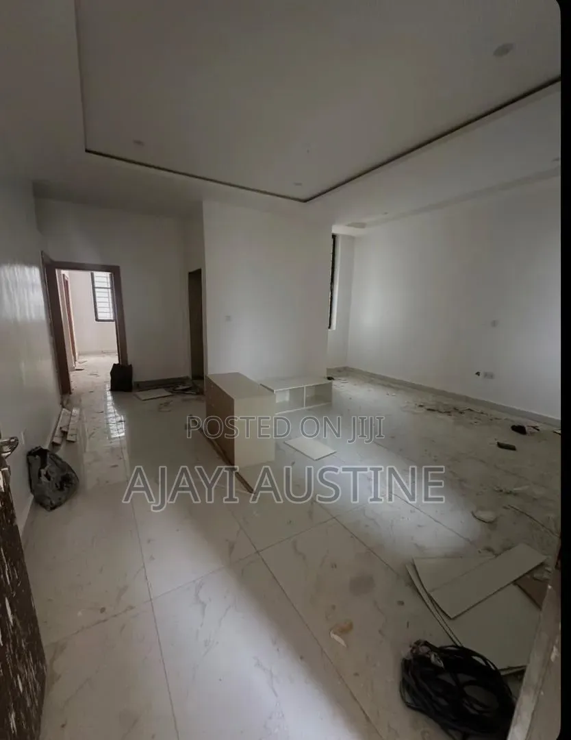 3bdrm Apartment in Jahi, Abuja for sale