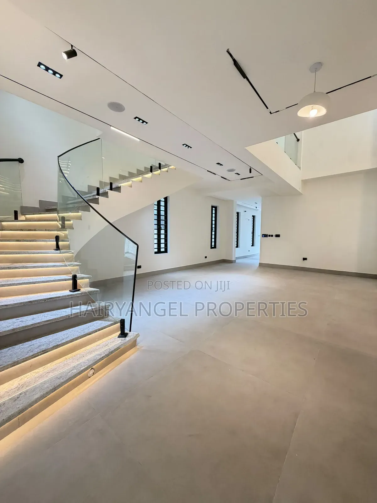 5bdrm Duplex in Lagos Island / Lagos Island for sale