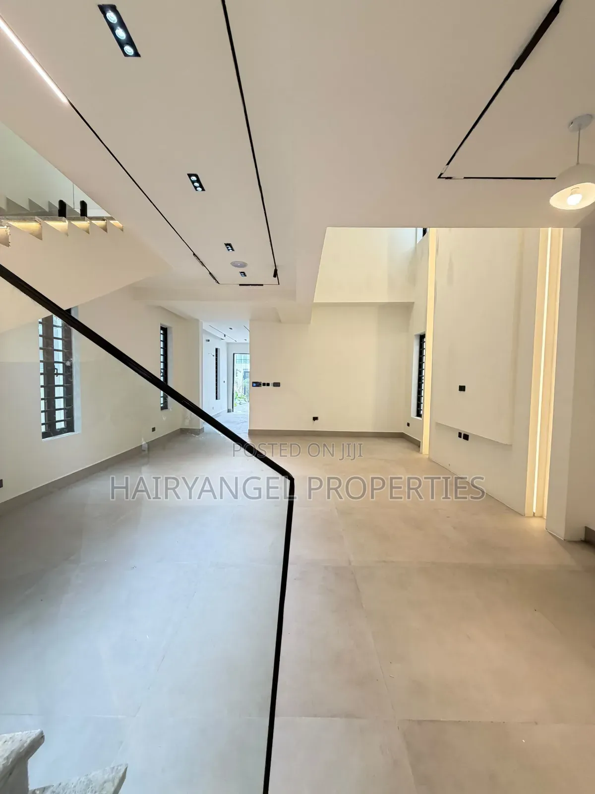 5bdrm Duplex in Lagos Island / Lagos Island for sale