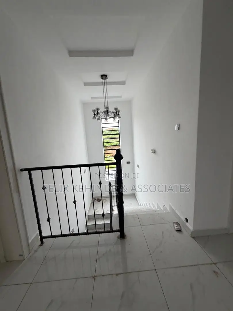5bdrm Duplex in Orange Gate, Oluyole for sale