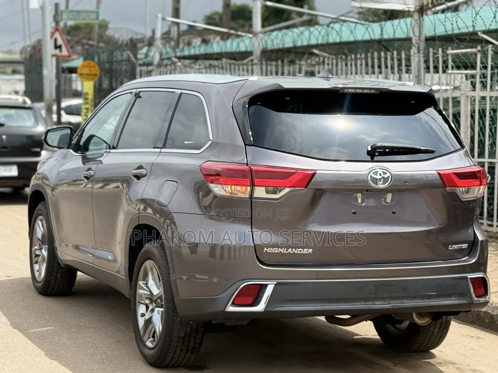 Toyota Highlander Limited Platinum 2019 Gray