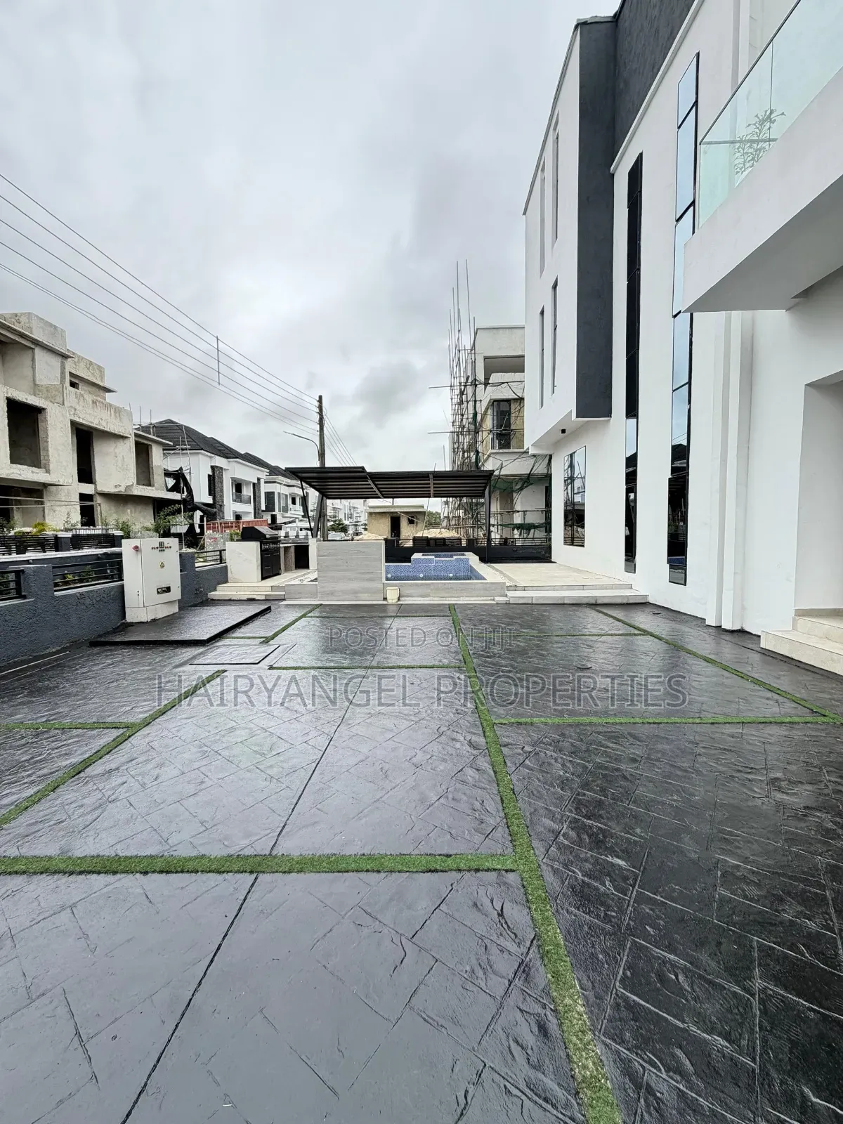 5bdrm Duplex in Lagos Island / Lagos Island for sale