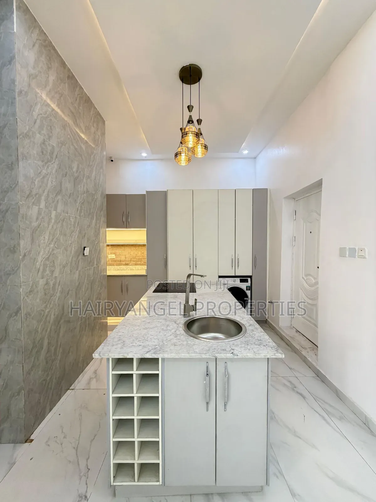 5bdrm Duplex in Lagos Island / Lagos Island for sale