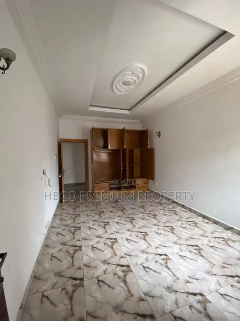 4bdrm Apartment in Old Gra Estate for rent