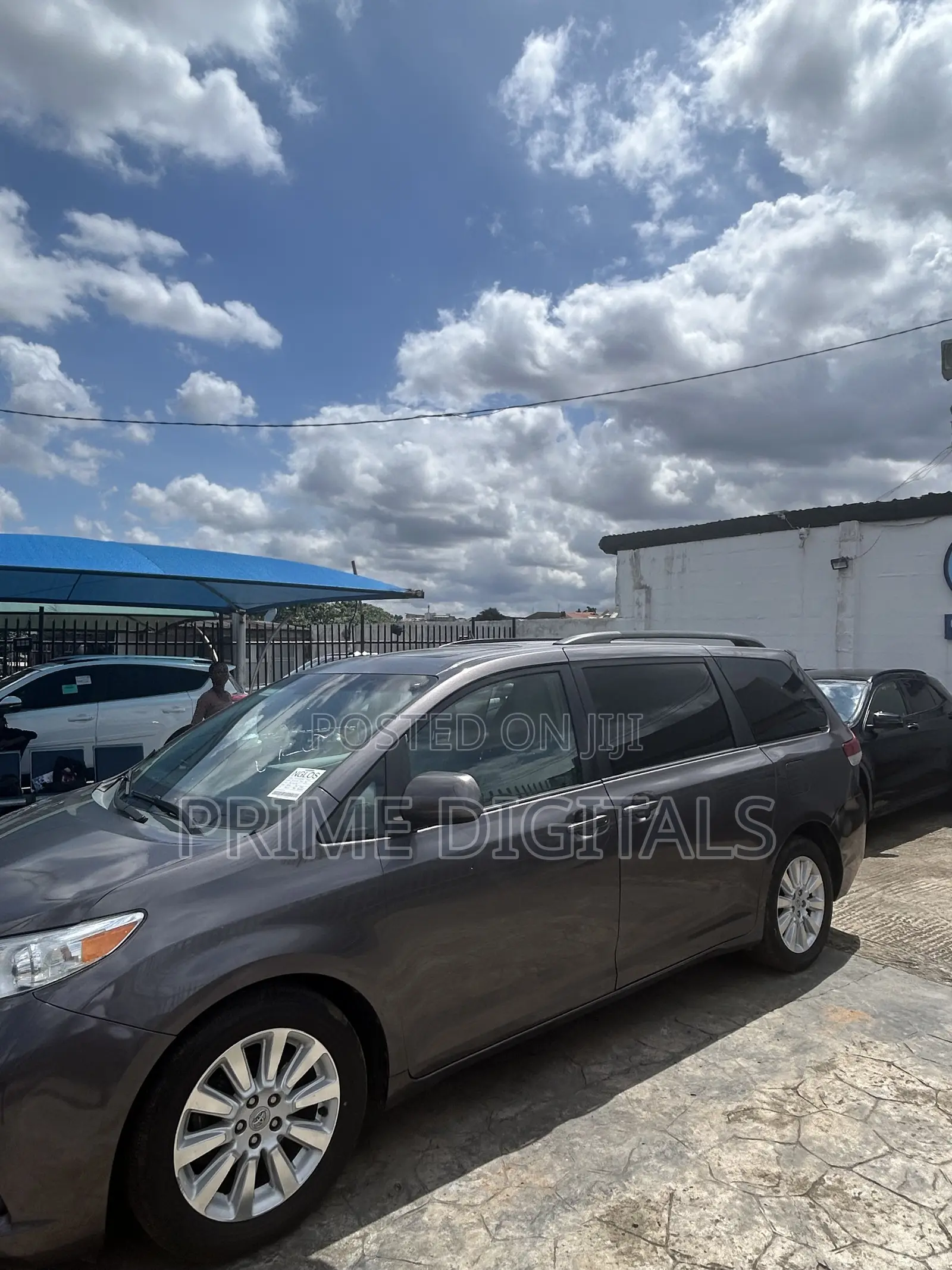 Toyota Sienna XLE AWD 7-Passenger 2013 Gray