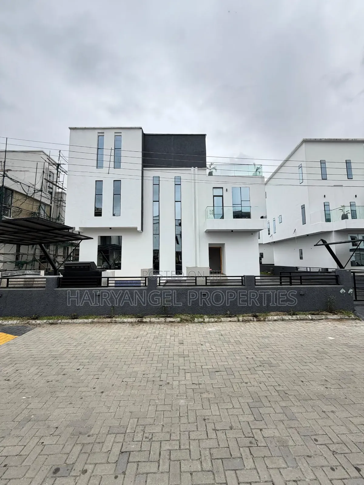 5bdrm Duplex in Lagos Island / Lagos Island for sale