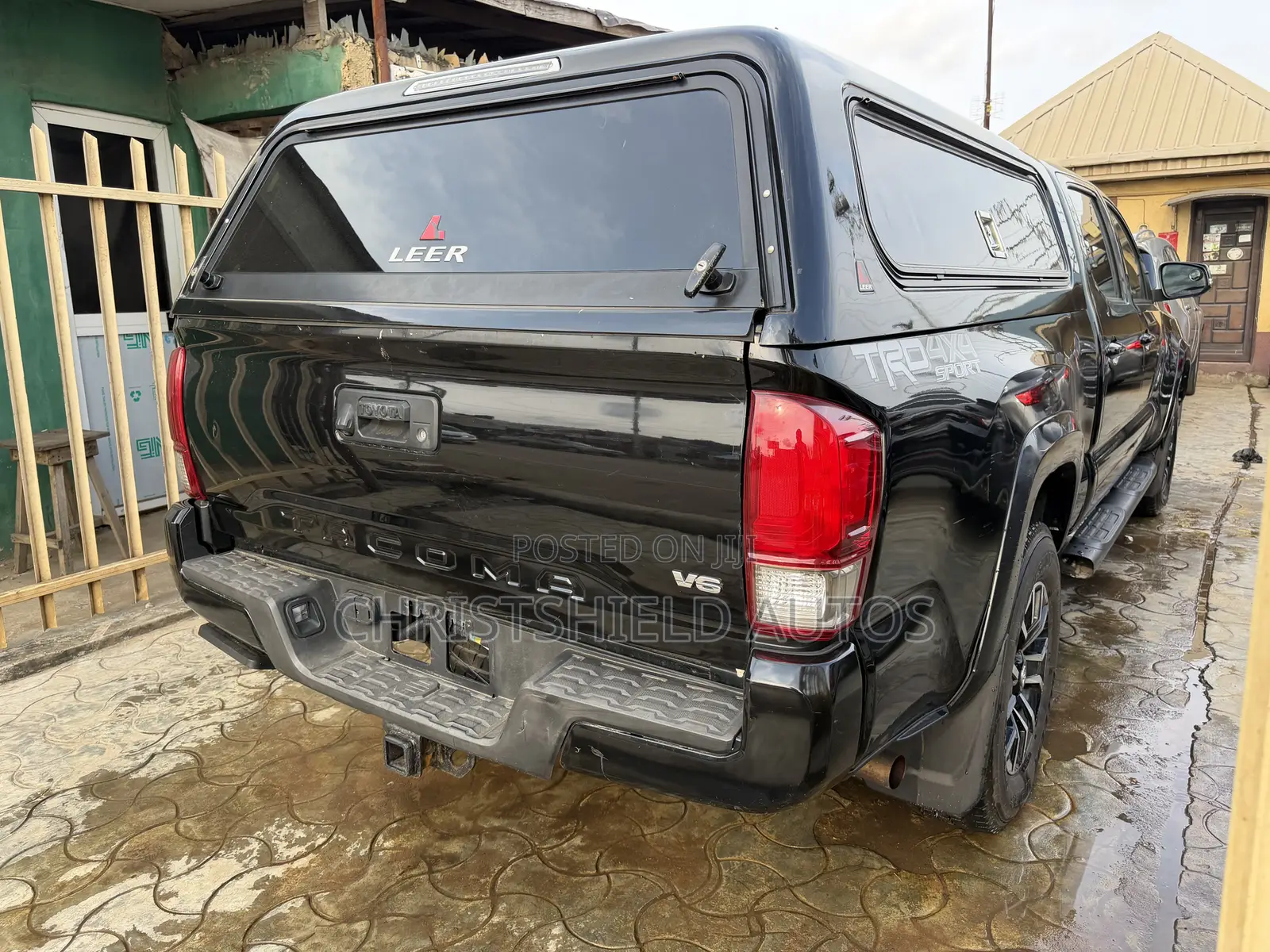Toyota Tacoma 4dr Double Cab 2016 Black