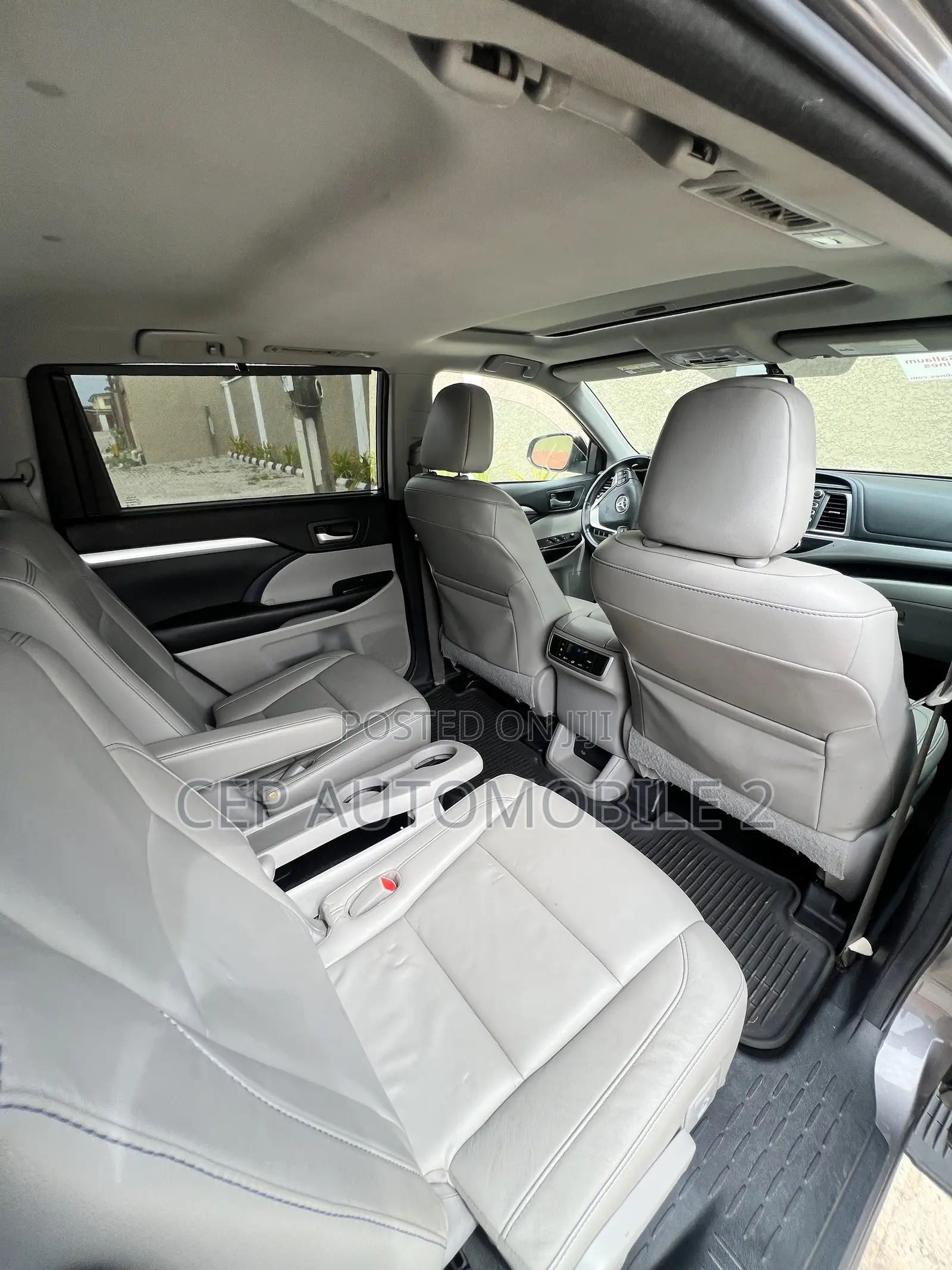 Toyota Highlander XLE V6 4x2 (3.5L 6cyl 6A) 2016 Beige
