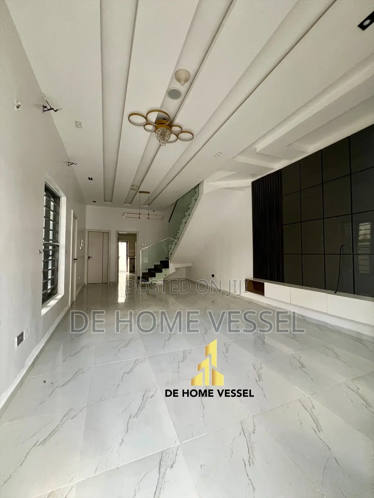 4bdrm Duplex in Chevron for sale