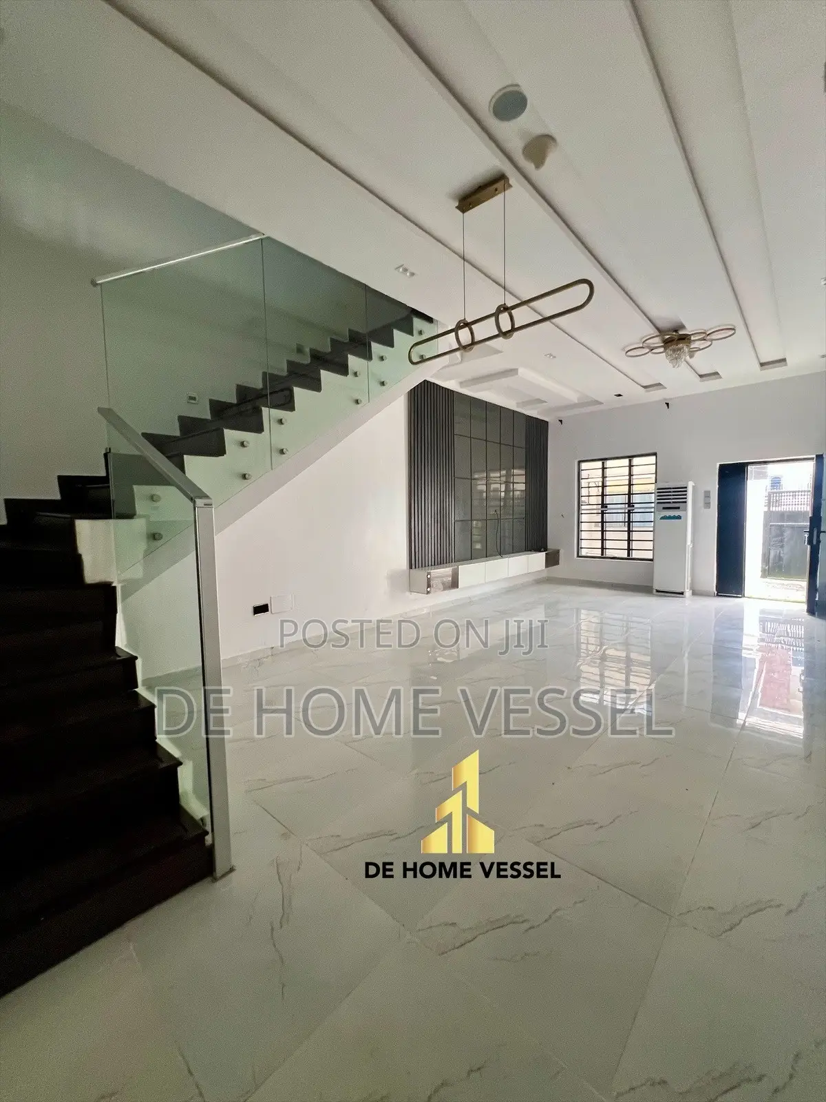 4bdrm Duplex in Chevron for sale