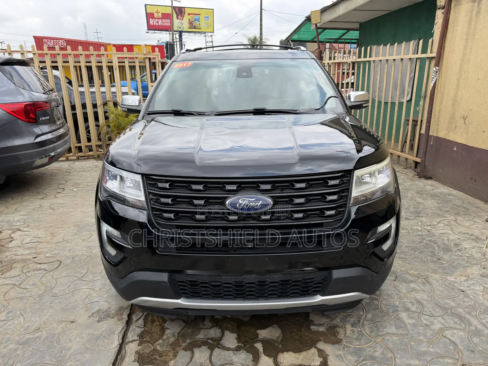 Ford Explorer Platinum 4dr 4x4 (3.5L 6cyl 6A) 2017 Black