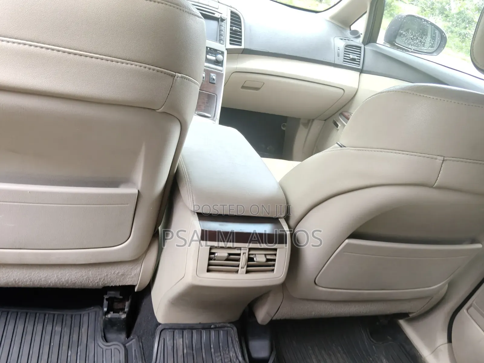 Toyota Venza V6 AWD 2010 Gold