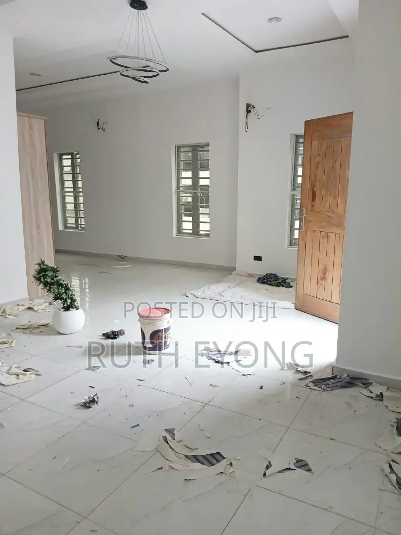 5bdrm House in Ologolo Lekki for rent