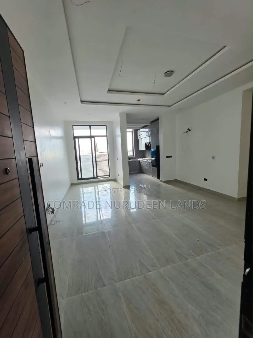2bdrm Apartment in Lekki Phase 1 for rent