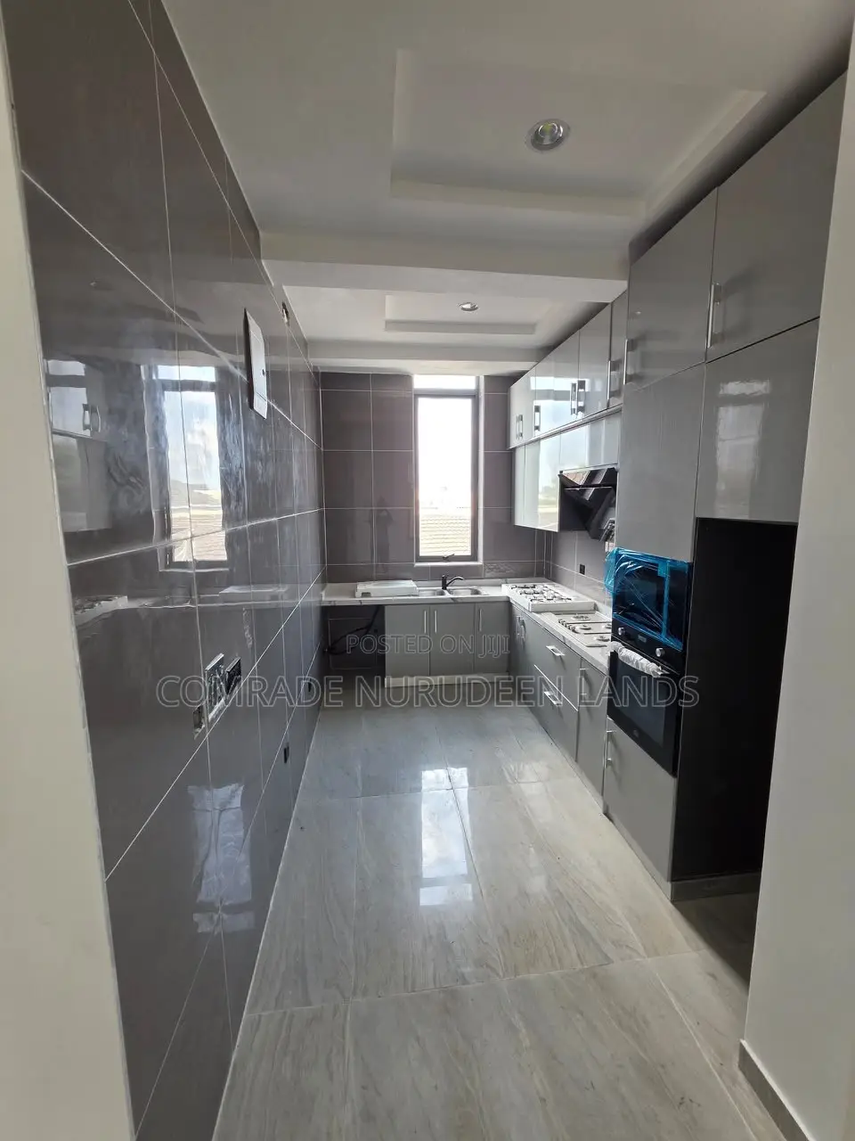 2bdrm Apartment in Lekki Phase 1 for rent