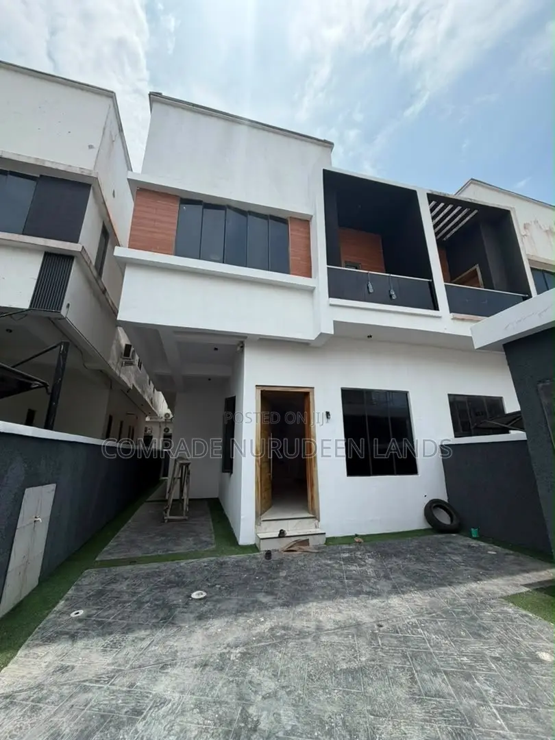 4bdrm Duplex in Ikota for rent