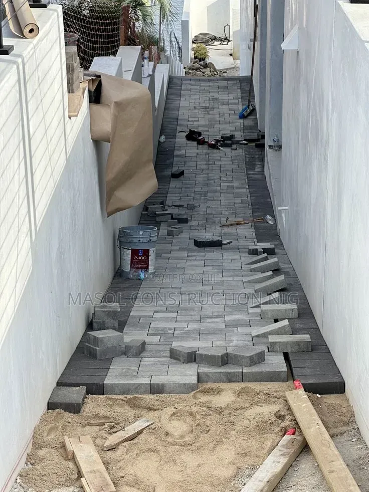 Estate Interlock Construction