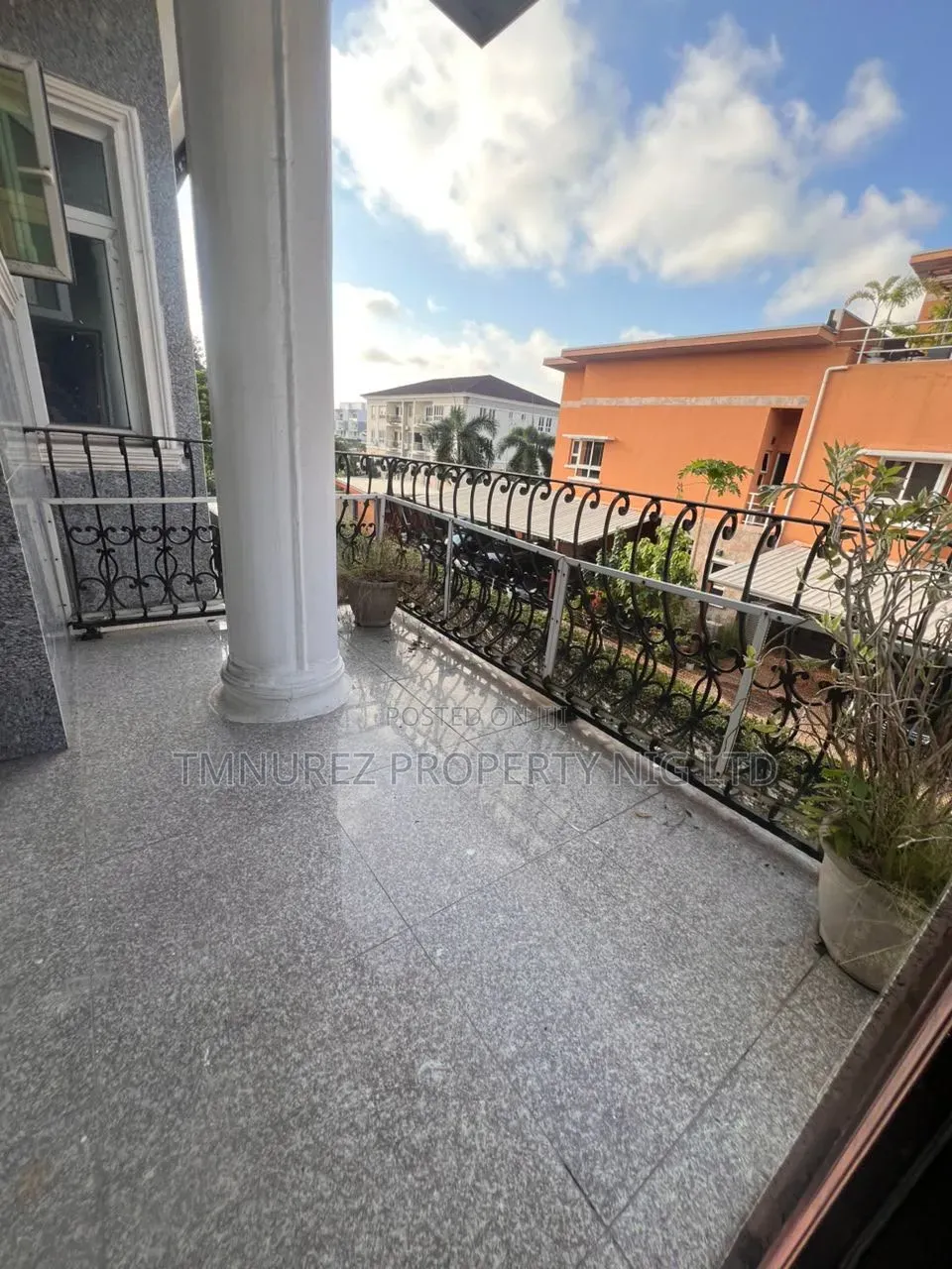 5bdrm Duplex in Banana Island for rent