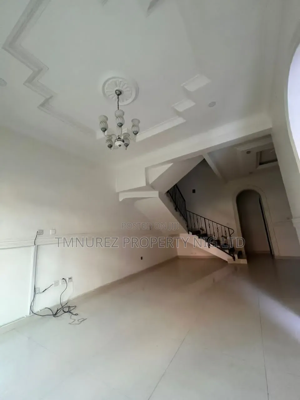 5bdrm Duplex in Banana Island for rent