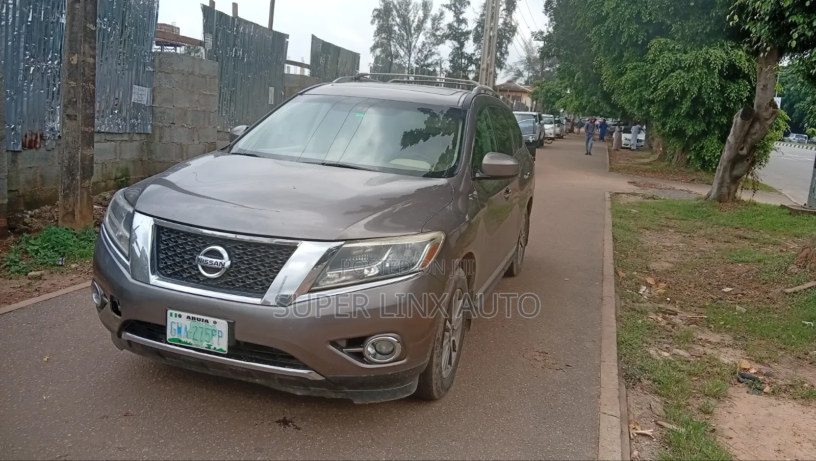 Nissan Pathfinder 2015 Gold