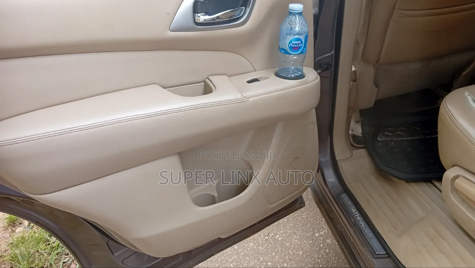 Nissan Pathfinder 2015 Gold