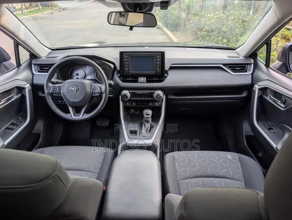 Toyota RAV4 2021 Blue