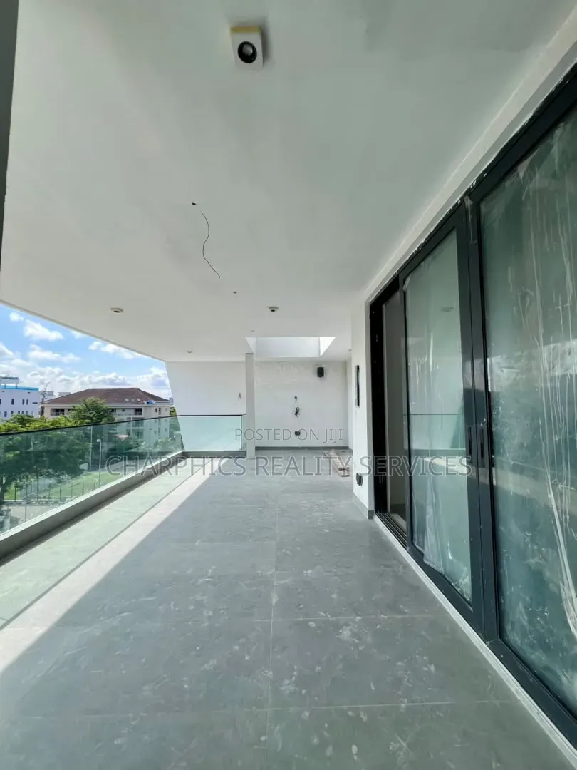 5bdrm Duplex in Old Ikoyi for sale